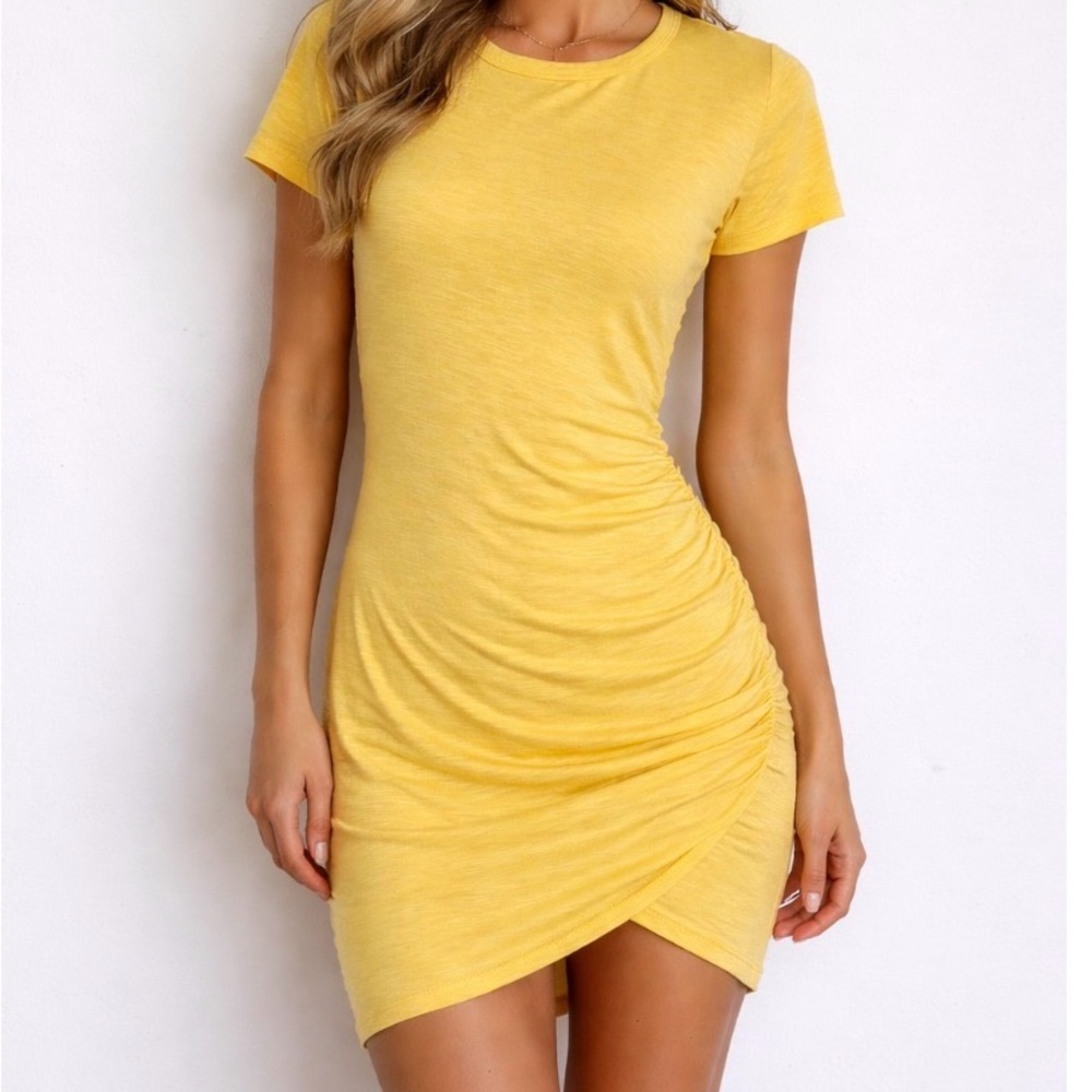 La Miel Yellow Ruched Bodycon T-Shirt Mini Dress Short Sleeve Medium Fitted
